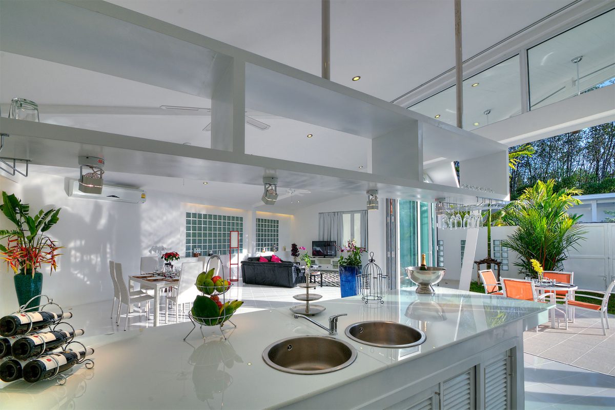 Spacious and Modern  villa with private pool — photo 2