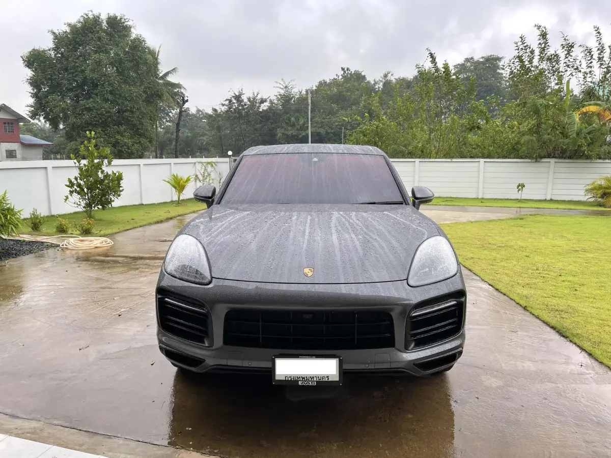 2021 Porsche Cayenne 3.0 E-Hybrid 4WD SUV — photo 3
