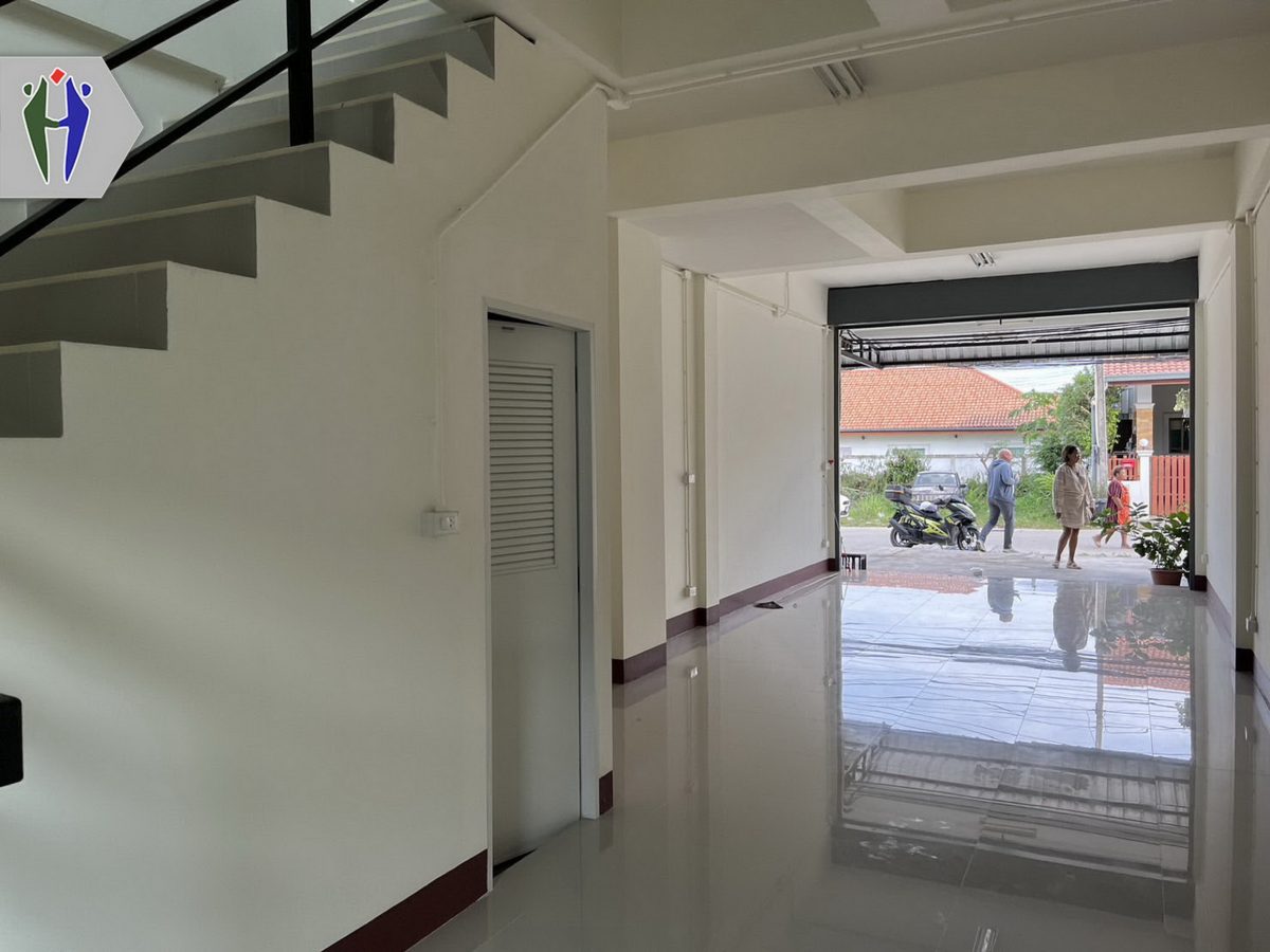 Commercial Building For RENT and SALE — photo 3