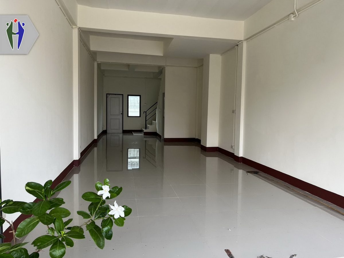 Commercial Building For RENT and SALE — photo 3