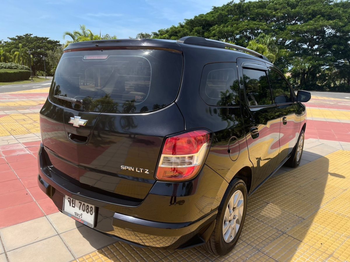 2014 Chevrolet Spin LTZ — photo 3