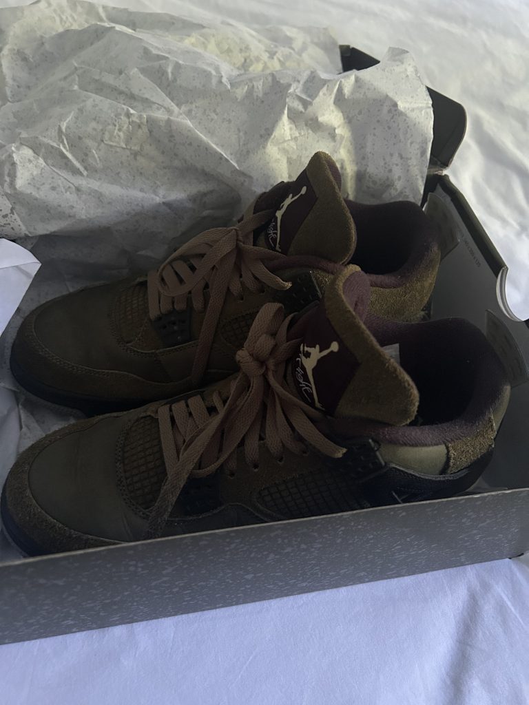 Nike Air Jordan&rsquo;s 4 Olive Green