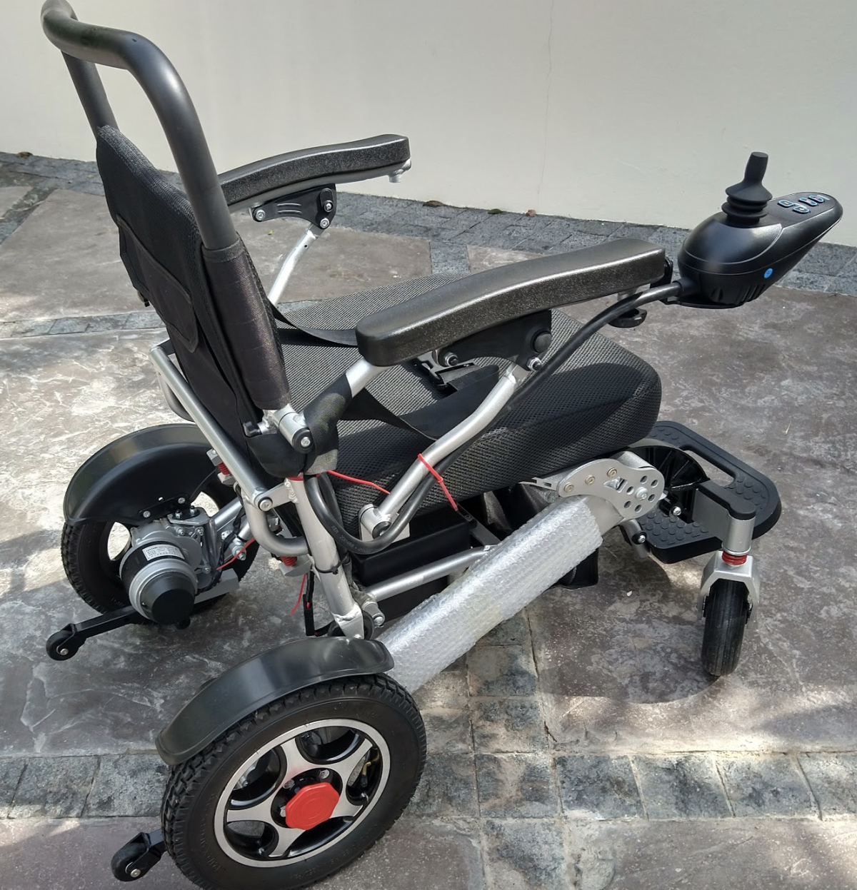Motorised wheelchair, new & unused — photo 3