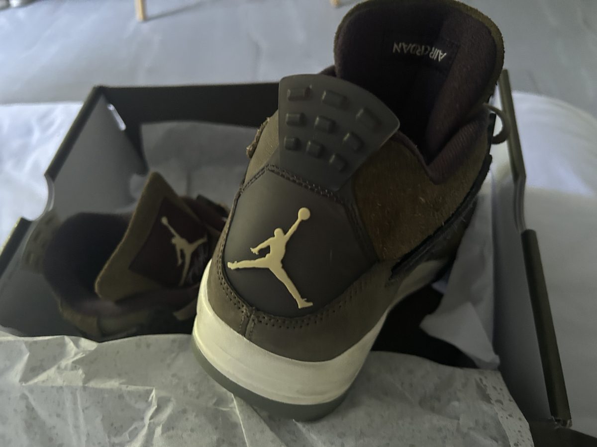 Nike Air Jordan’s 4 Olive Green — photo 3