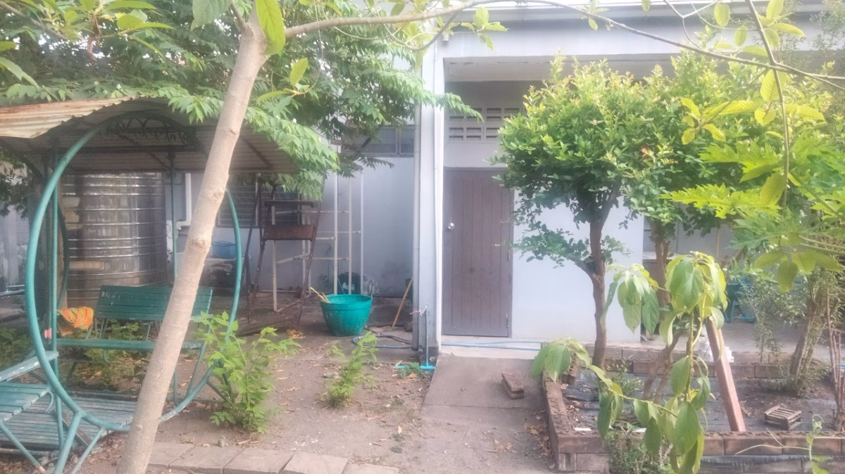 Sale and Rent Single Old House Bangkhen Latphrao  5 Beds House  for Sale Bigger area   114 sq.wah  5 Beds without furniture — photo 2