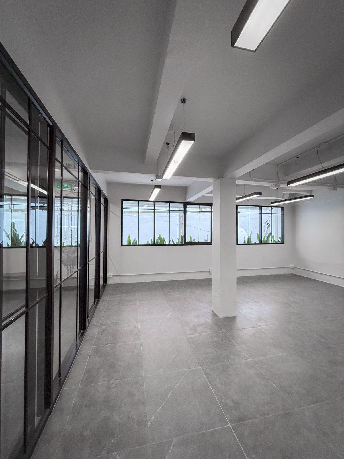 UNIQUE LOFT SPACE FOR RENT – ASOKE / SUKHUMVIT 16 — photo 3