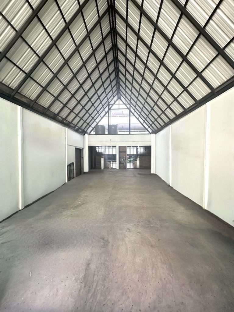🚨 FOR RENT | Rooftop Commercial Space @ Phra Khanong