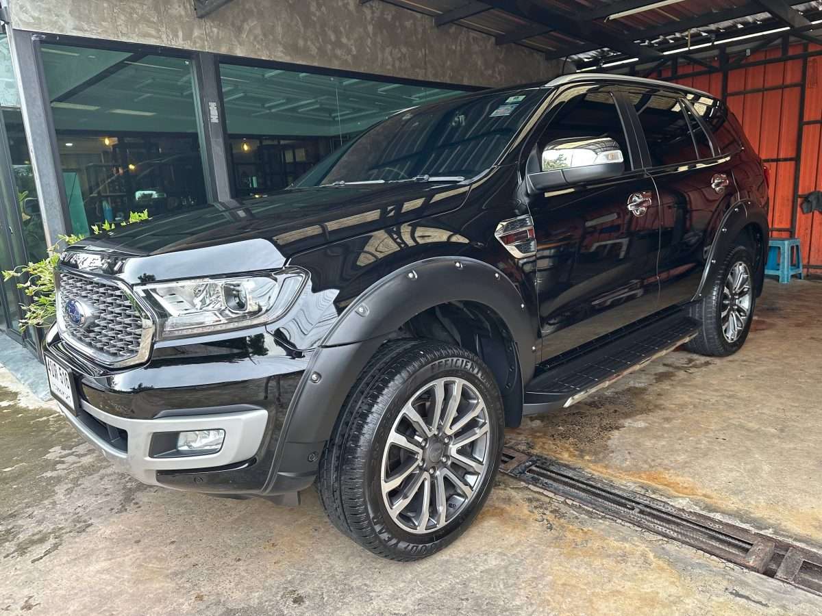 Only 7,200 km, Like NEW!! [2023] FORD EVEREST 4WD TITANIUM — photo 2