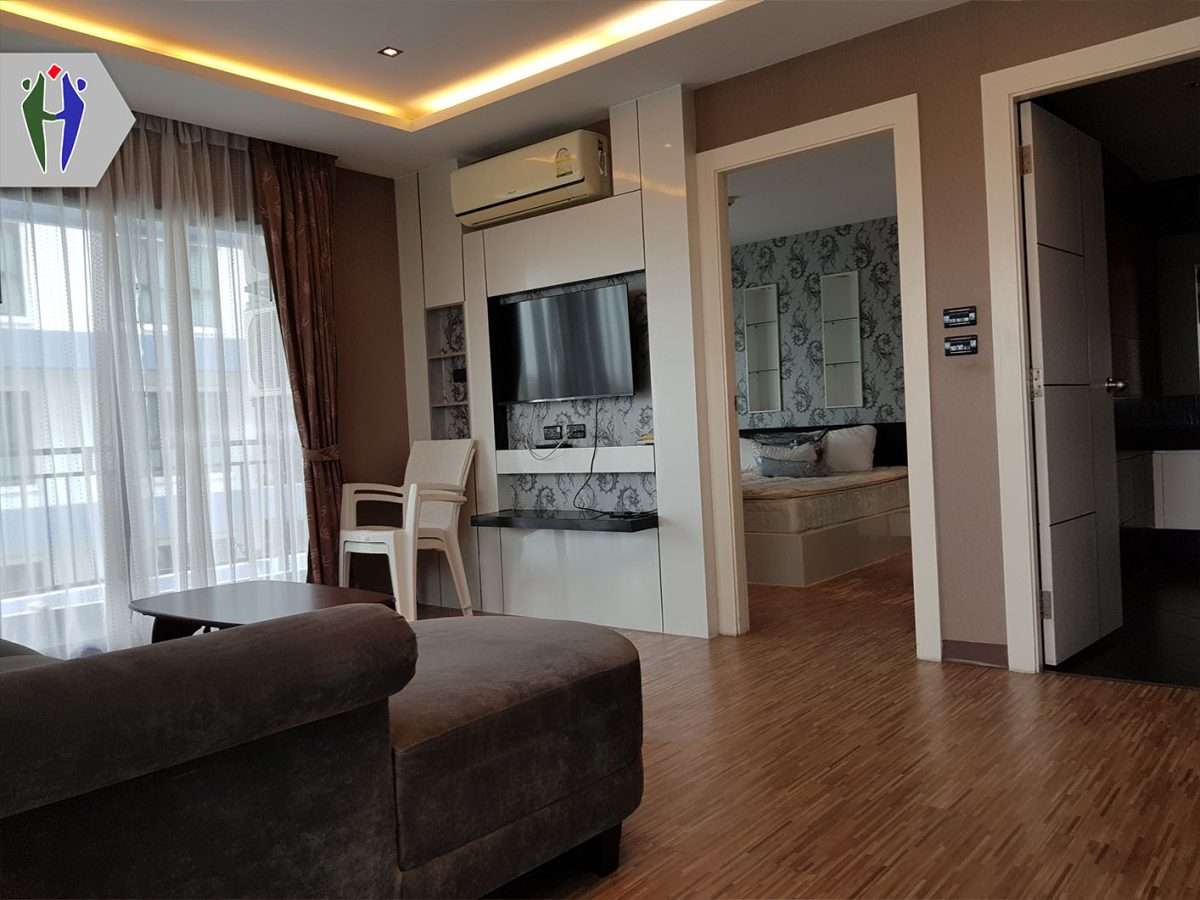 Condo Corner unit, Corner room, Beautiful room with new furniture, city view and pool view  South Pattaya — photo 2