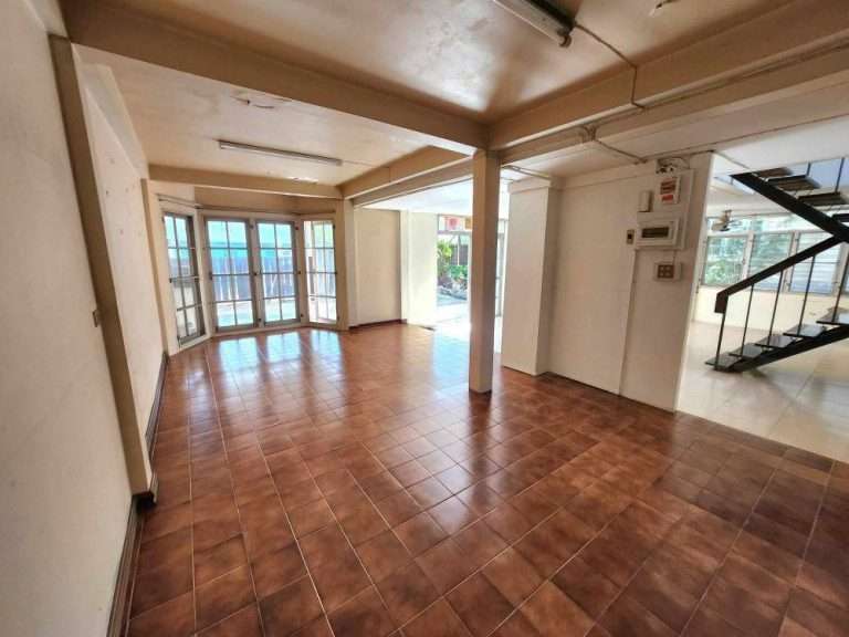 Rent Single House  soi Sukhumvit 93     ให้เช่าบ้านหลังใหญ่ สองชั้น ในซอย สุขุมวิท 93 บีทีเอสบางจาก