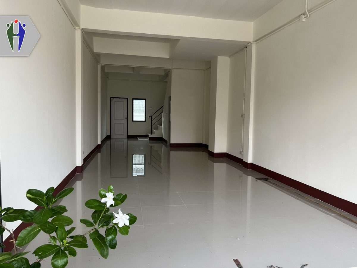 Commercial Building For RENT and SALE — photo 3