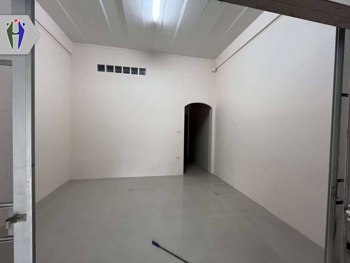 Two-story townhouse for rent in Chaiyaphruek 2 — photo 3