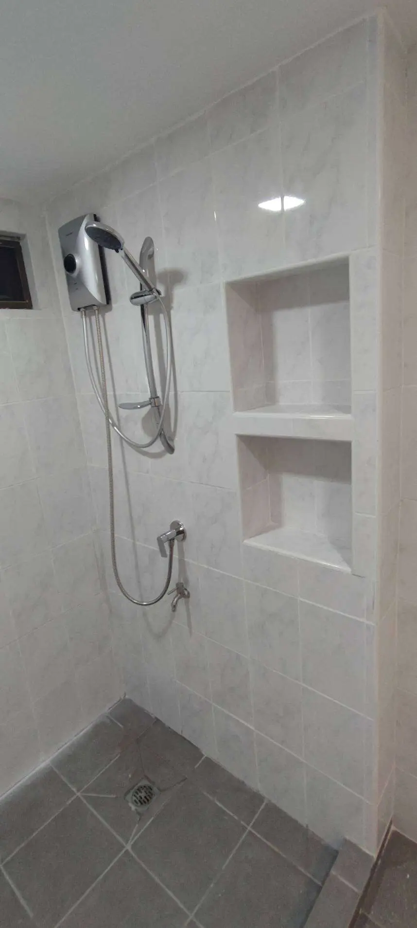 Luxury Condo  for rent now  3  Beds size room too big at sukhumvit soi 18 ให้เช่าคอนโดหรู เฟอร์ใหม่ ราคาถูกพิเศษ 3 นอน — photo 1