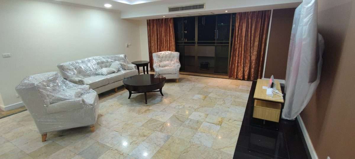Rent NICE CONDO FULLY FURNISHED BIG AREA 265 SQ.M. SUKHUMVIT 18 — photo 2