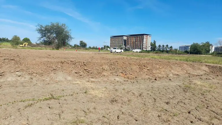 Sale Nice Land 5 Rais Nakhon Pathom suitable for residence and Projects Selling land 8,000 sq.m ขายที่ดินเปล่า กำแพงแสน นครปฐม