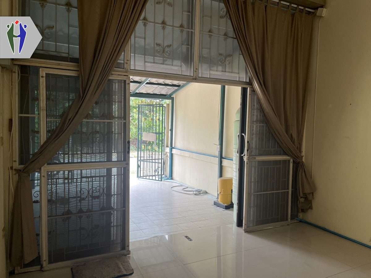 Two-story townhouse for rent in Chaiyaphruek 2 — photo 2