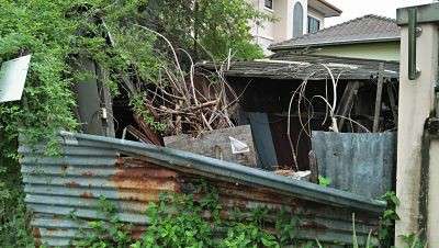 Sale Smaller plot of land for sale Suitable for build a house, residence 76  sqm. at BTS Samrong