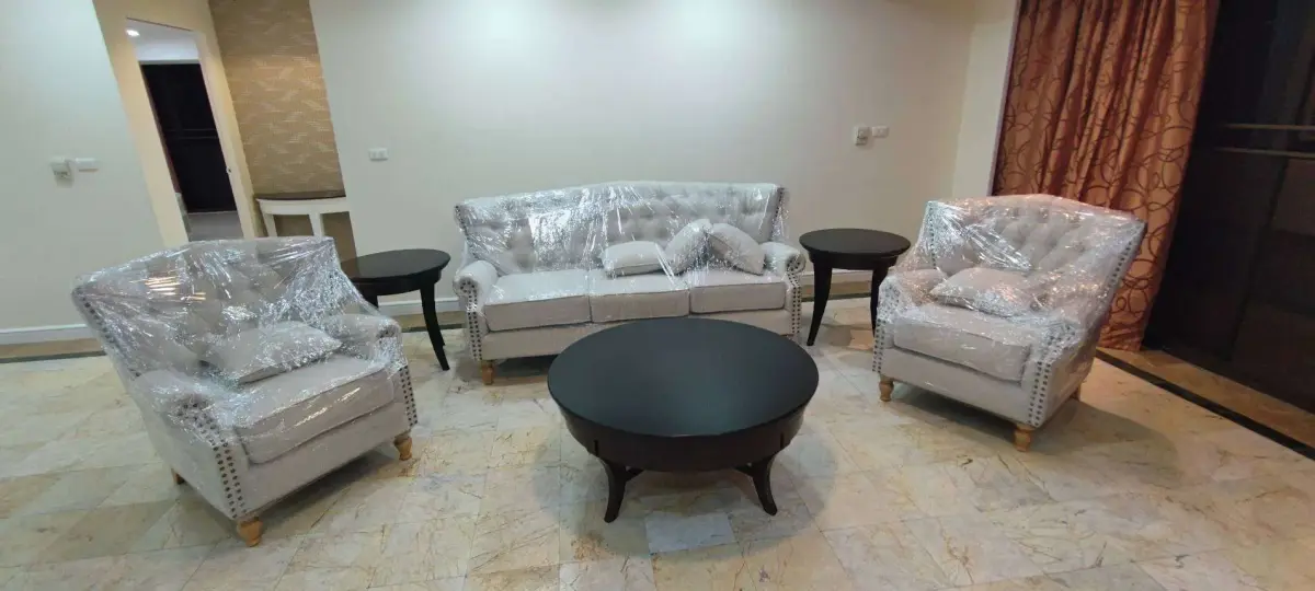 Rent Luxury Condo 3  Beds 4  Baths  Fully Furnished at Sukhumvit18 — photo 1