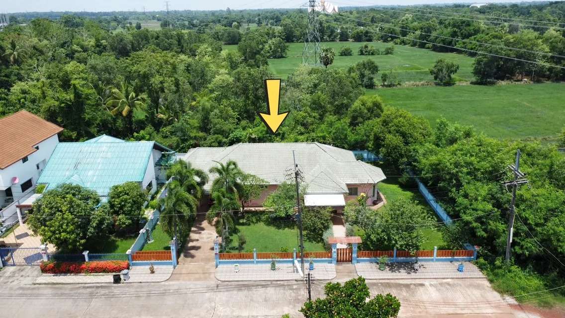 Beautiful 3-Bedroom Bungalow with Guest House in Nong Na Kham, Udon Thani