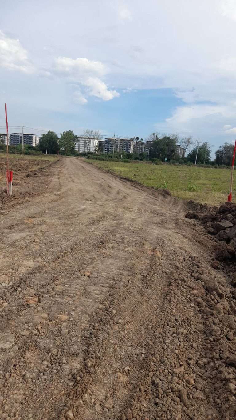 Sale Nice Land 5 Rais Nakhon Pathom suitable for residence and Projects Selling land 8,000 sq.m. at Nakhon Pathom
