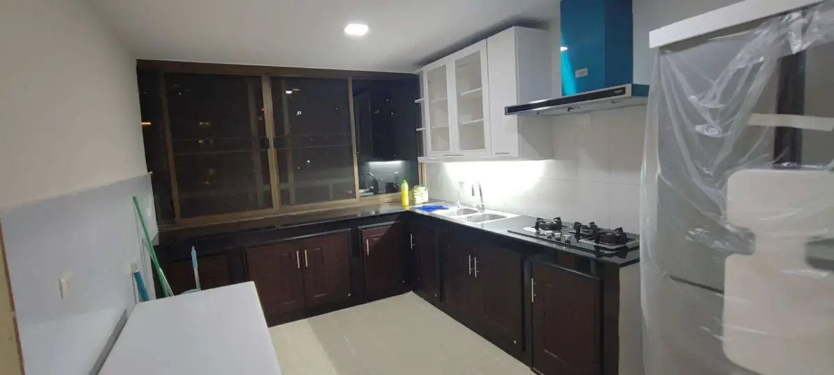 Rent Luxury Condo 3  Beds 4  Baths  Fully Furnished at Sukhumvit18 — photo 3