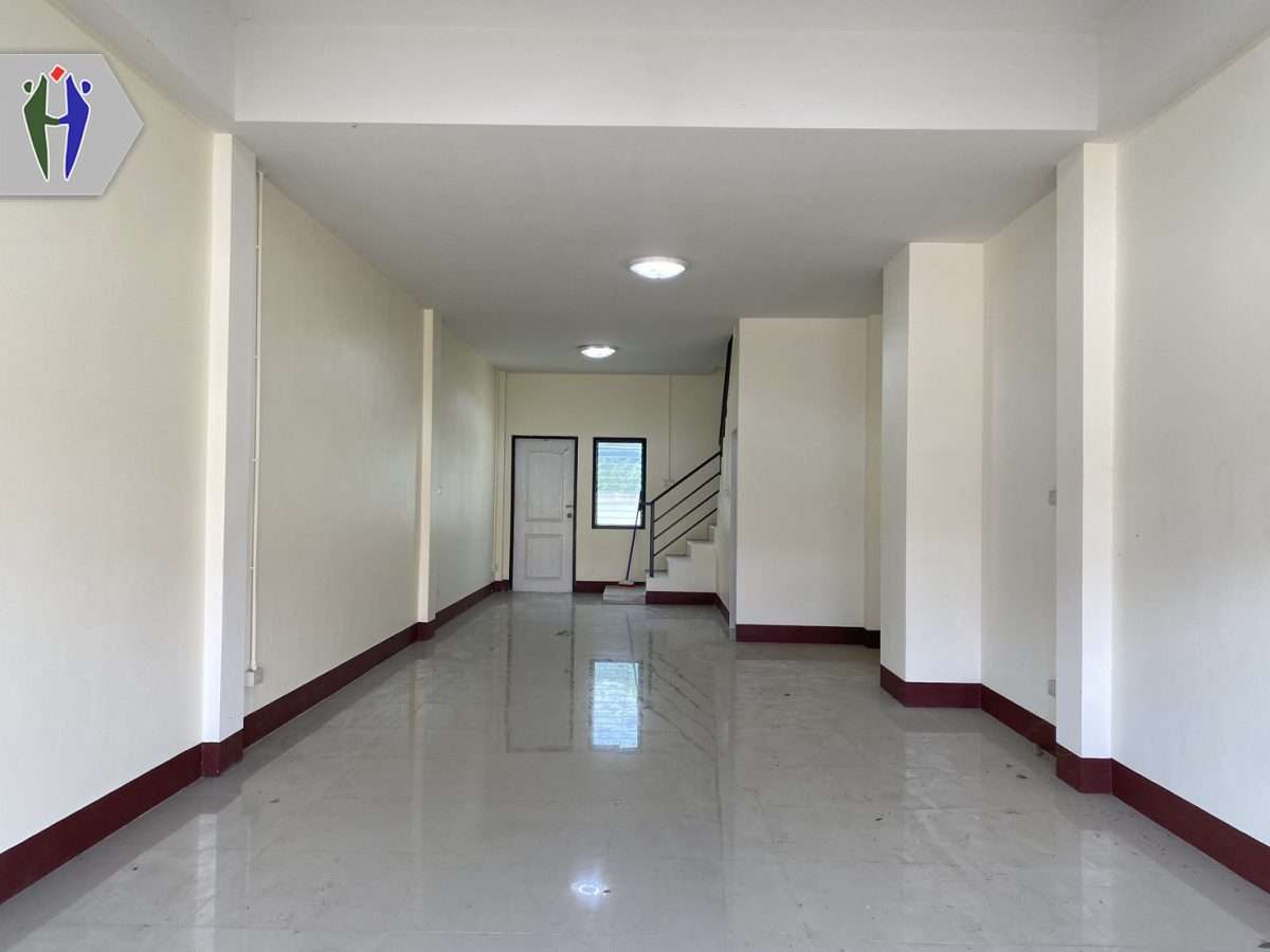 Commercial Building For RENT and SALE — photo 3