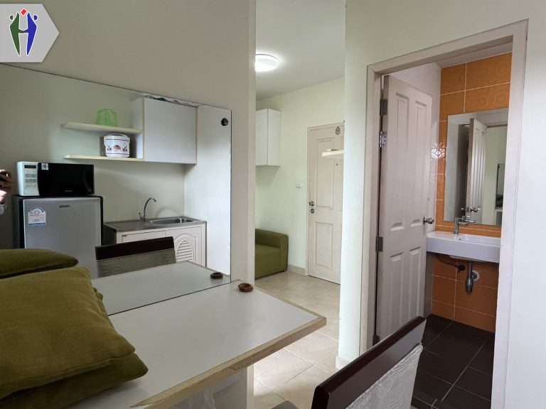 The Trust Central condo for Rent 7500 Baht, Close to Terminal21
