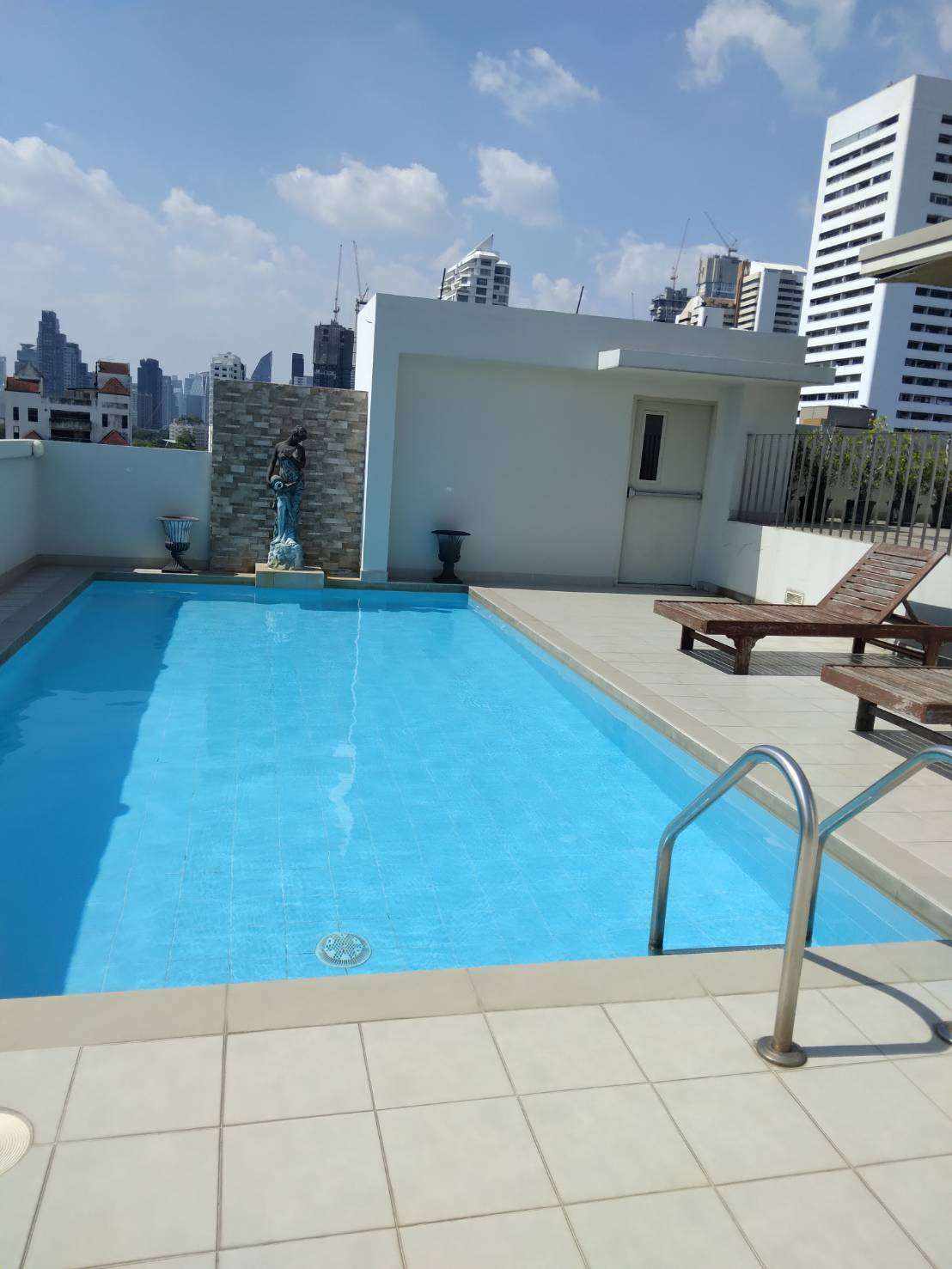 Rent Nice Condominium VILLA STLYE   nice view very peacefully and private zone Sukhumvit63 and Phrakhanong