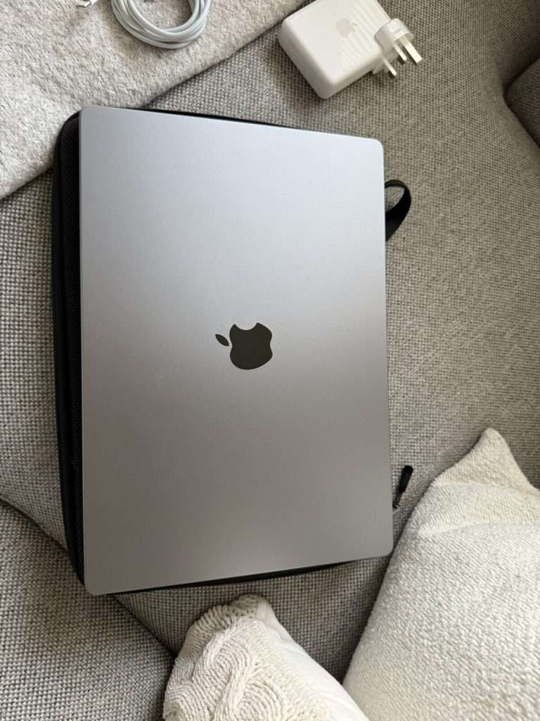 2023 Apple MacBook Pro 16-inch M2 Pro  CPU 12‑core RAM : 16 GB, Storage : SSD 1 TB