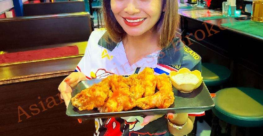 0149360 Popular Bar and Restaurant for Sale in Prime Sukhumvit Location