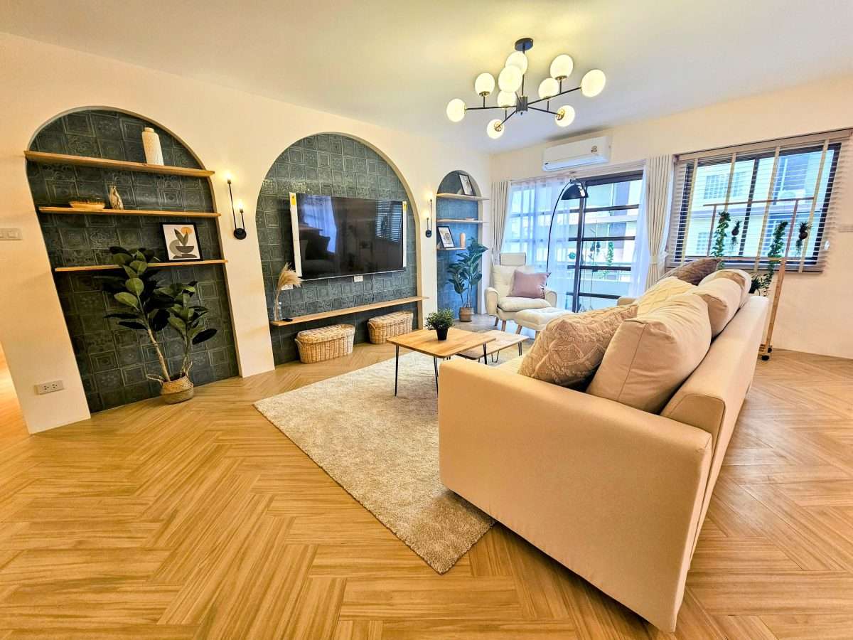 Spacious 3 Bedroom Condo Next to Nana BTS — photo 2