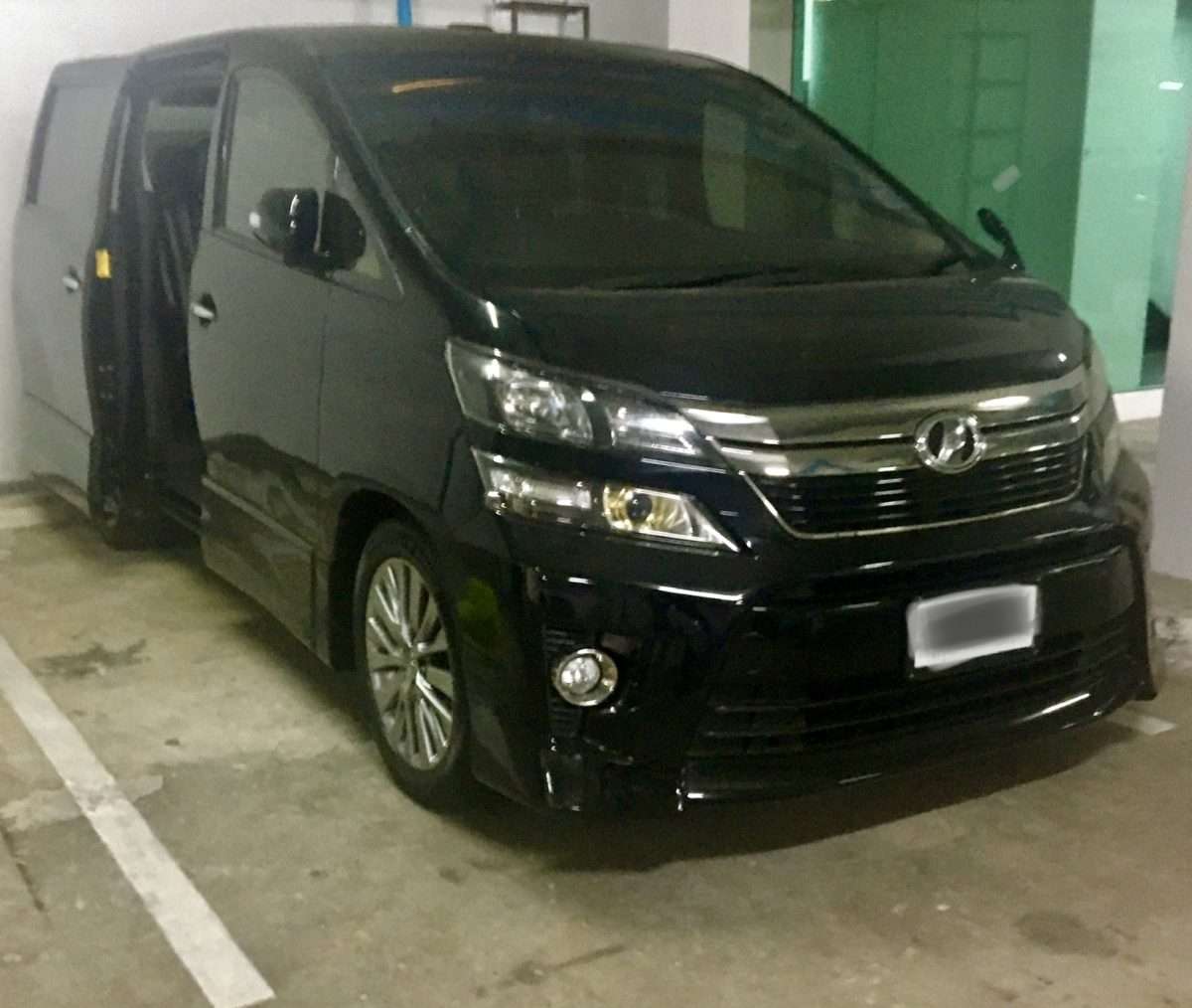 2014 Toyota Vellfire Special Edition Golden Eyes
