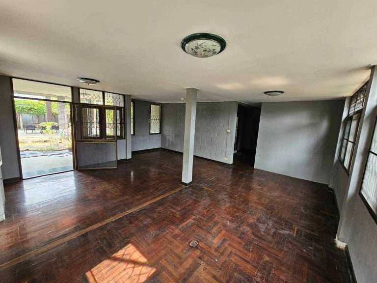 Rent Single House without furniturs bigger land Latphrao Road near Central Shopping malls