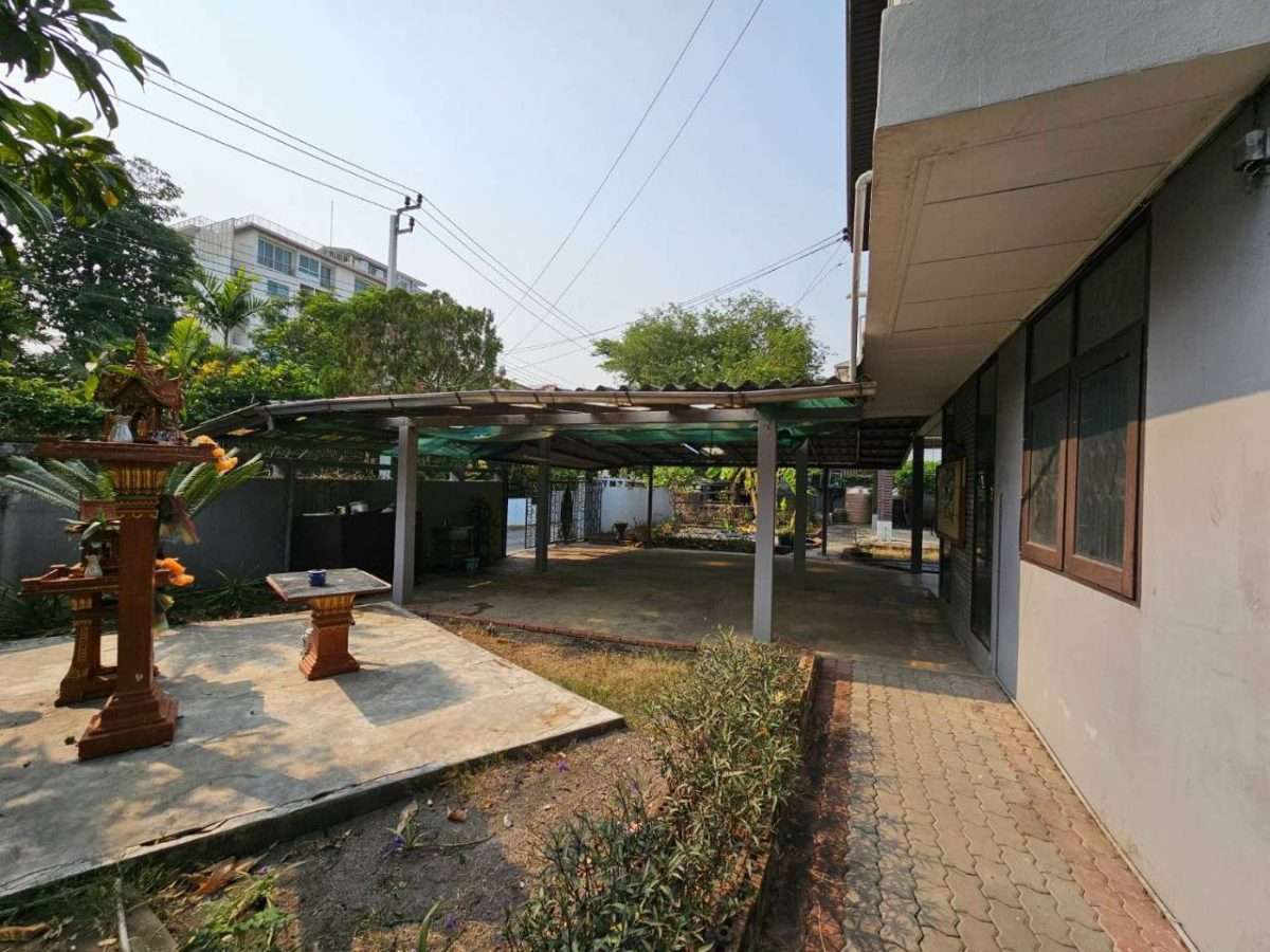 Rent  Garden old House in the Heart of the City no furnished no furnitures   204 sq.wah. or about 816 sqm. very closed Central Latphrao shopping mall — photo 3