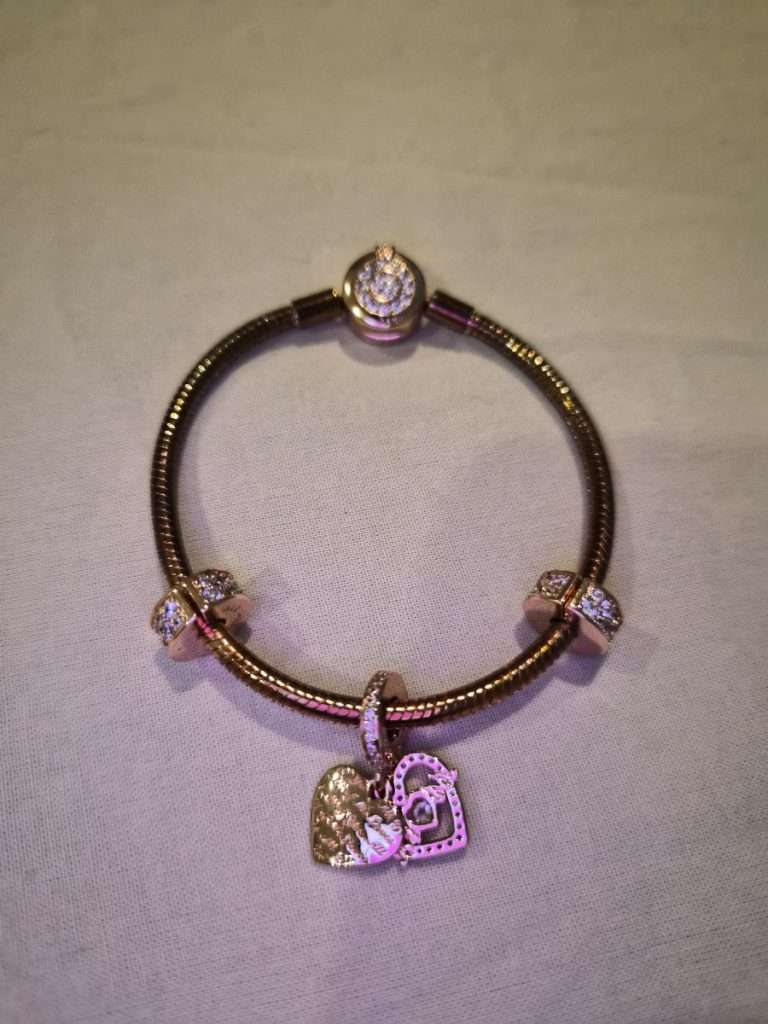 สร้อยข้อมือผู้หญิง Pandora