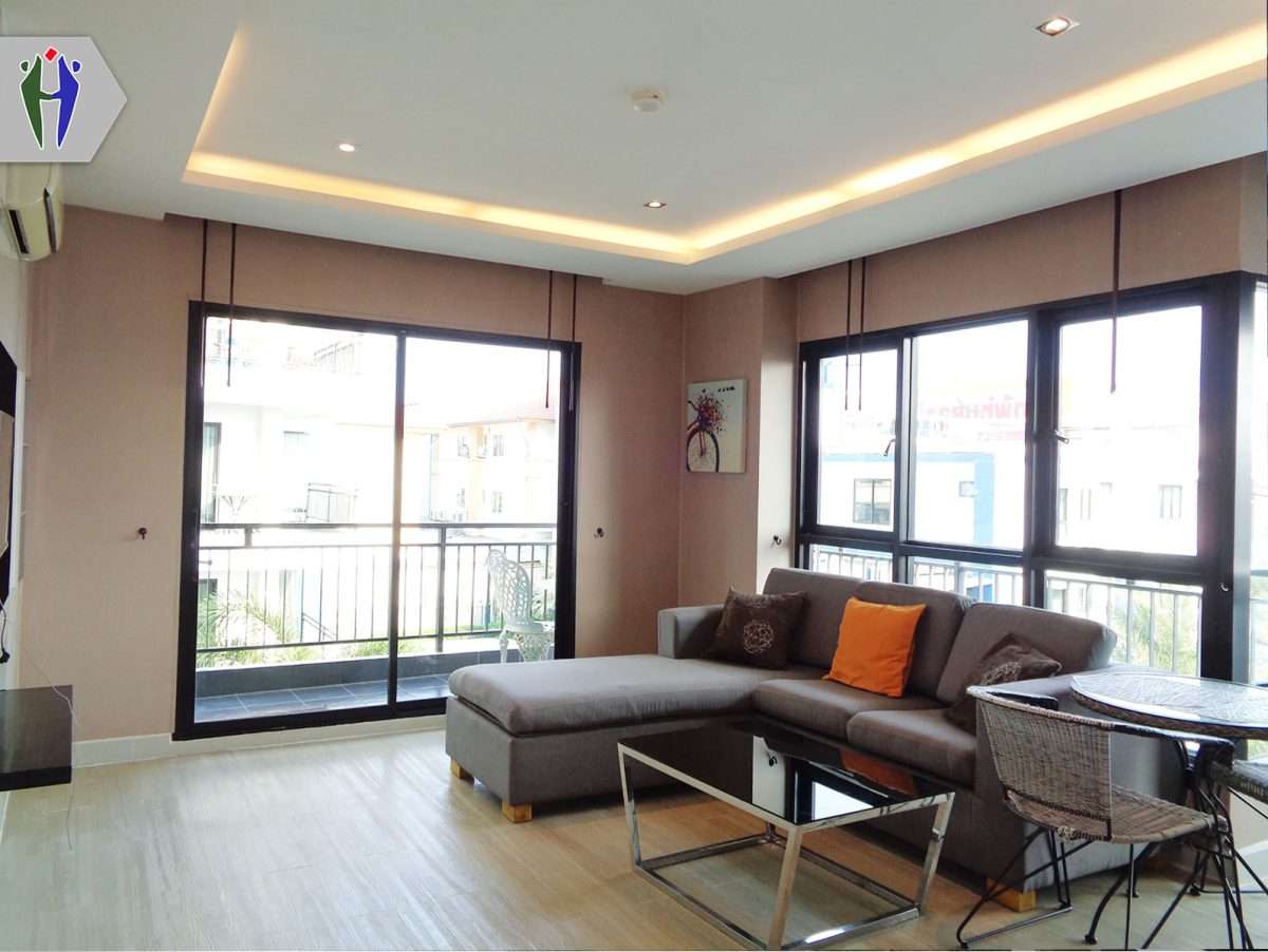 Condo 51 sqm Corner unit, for Rent Close to South Pattaya.