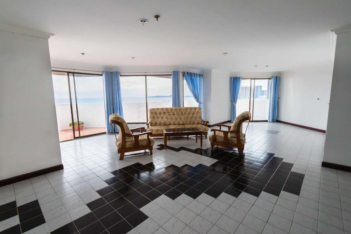 Spacious Sea View Condo in Paradise Condominium, Pattaya — photo 3