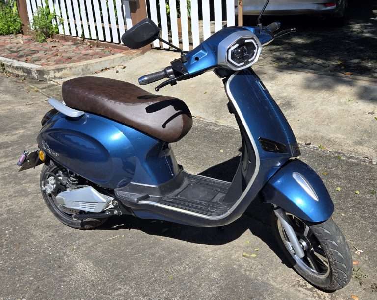 Decco Vigor electric scooter