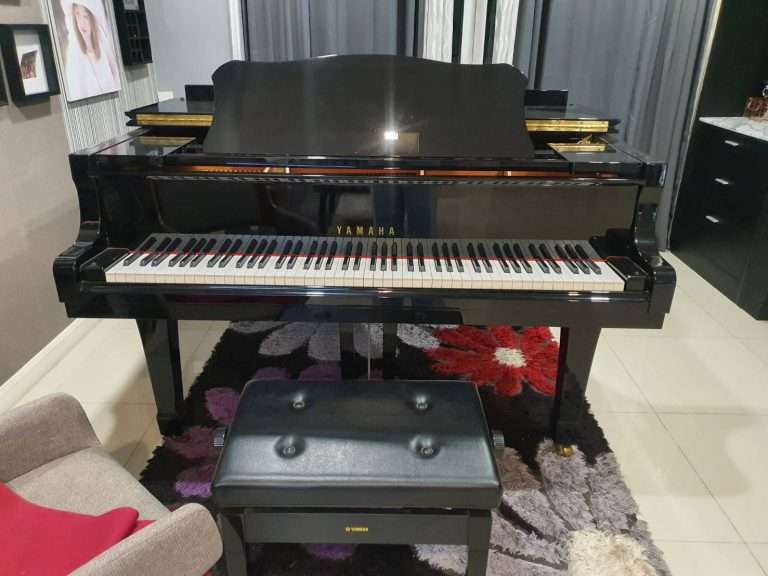 Yamaha C3 grand piano – lightly used / as new