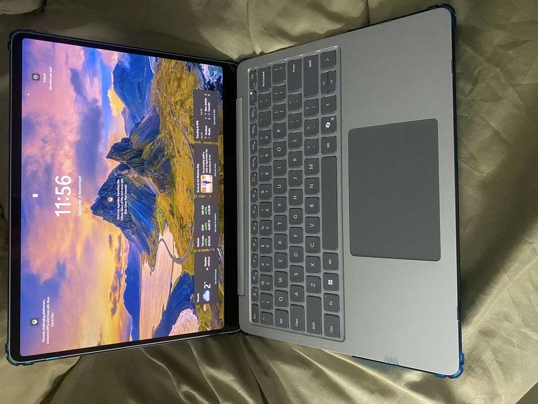 Microsoft Surface Laptop 13″ (Snapdragon X Plus, 16 GB/256 GB) 30,000 บาท