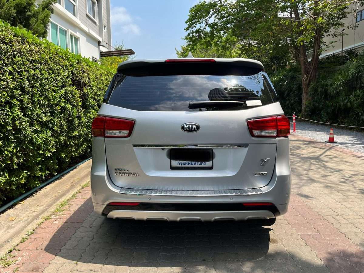 Kia Carnival EX — photo 3