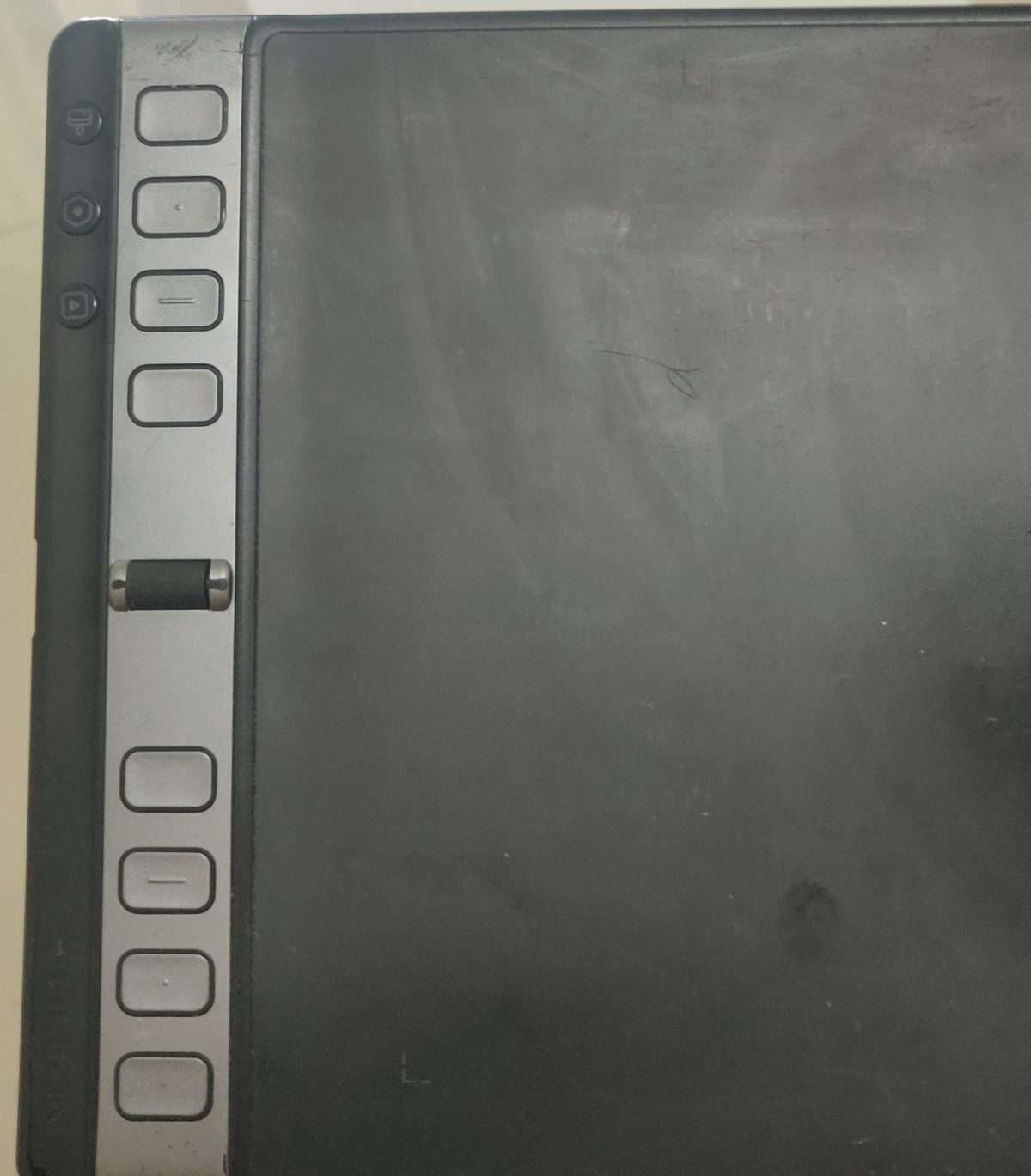 Huion Inspiroy H1061P Drawing Tablet — photo 2