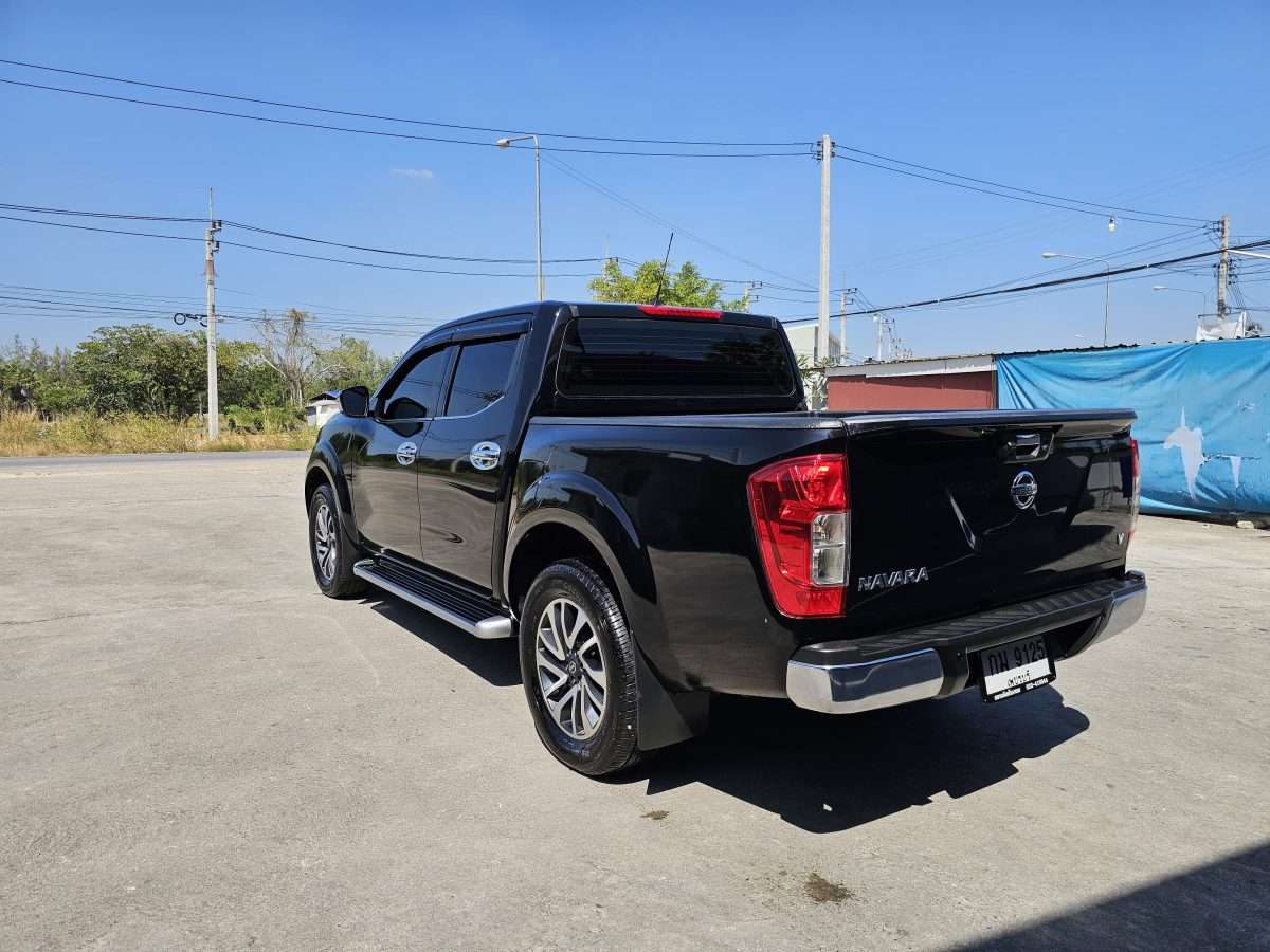 Nissan Navara Calibre V trim (top) — photo 3