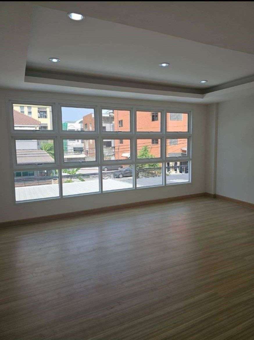Rent  Stylish Minimalist 4-Bedroom House Near BTS Phahonyothin 69 without furnitures  Great Price บ้านให้เช่าไม่มีเฟอร์ บางเขน