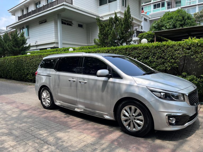 Kia Carnival EX