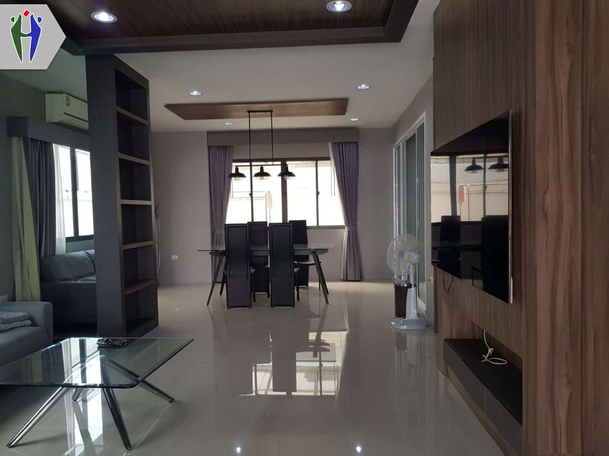Two-story house for rent on Phatthanakan Road, Noen Phlab Wan. — photo 3