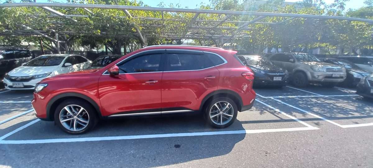 Urgent Sale! MG HS 1.5 X SUV (Top Spec), Red Panoramic Sunroof | One-owner private car | Excellent condition  Model Year: 2020 (Registered: January 2021) — photo 3