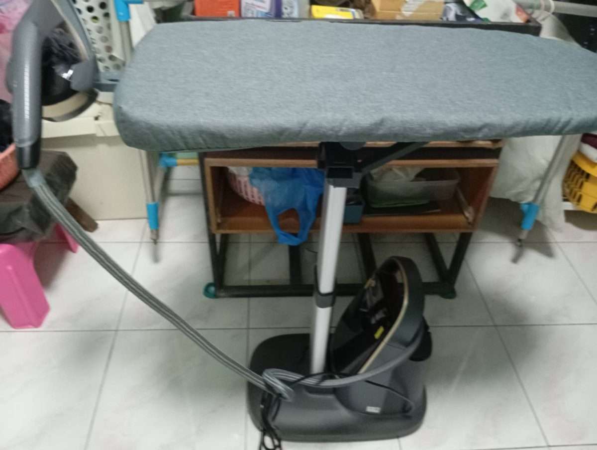 Selling a good condition Philips steam iron ขายเตารีดสภาพดี เตารีดแรงดันไอน้ำ ฟิลลิปส์