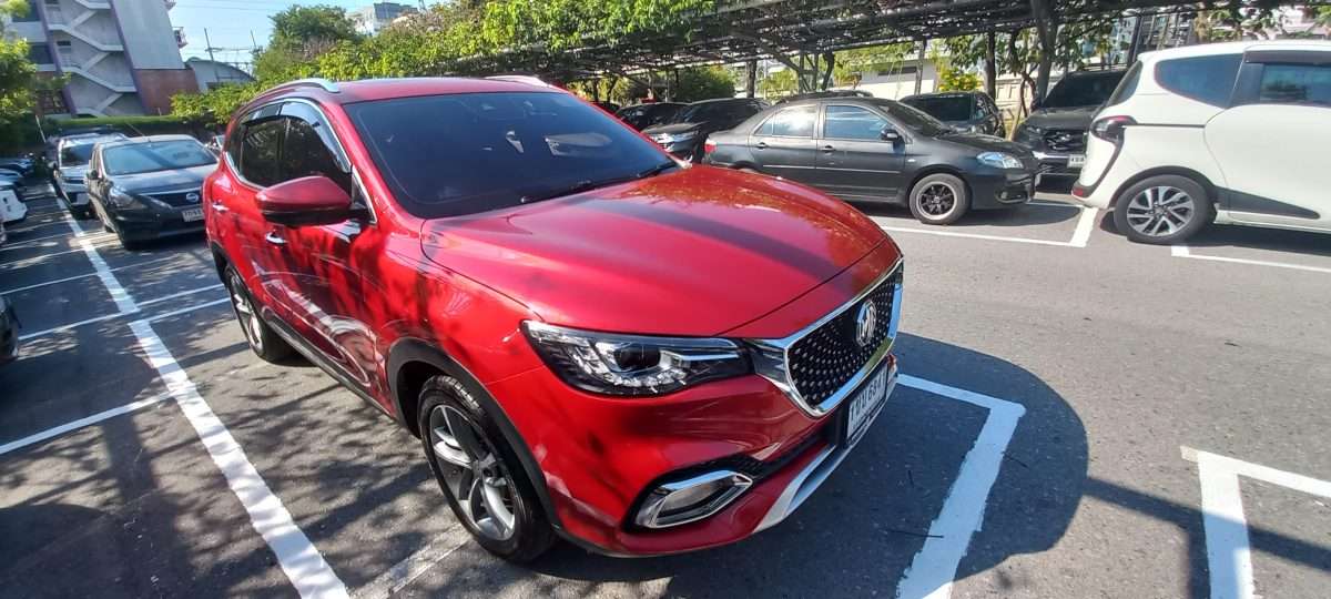 Urgent Sale! MG HS 1.5 X SUV (Top Spec), Red Panoramic Sunroof | One-owner private car | Excellent condition  Model Year: 2020 (Registered: January 2021) — photo 2