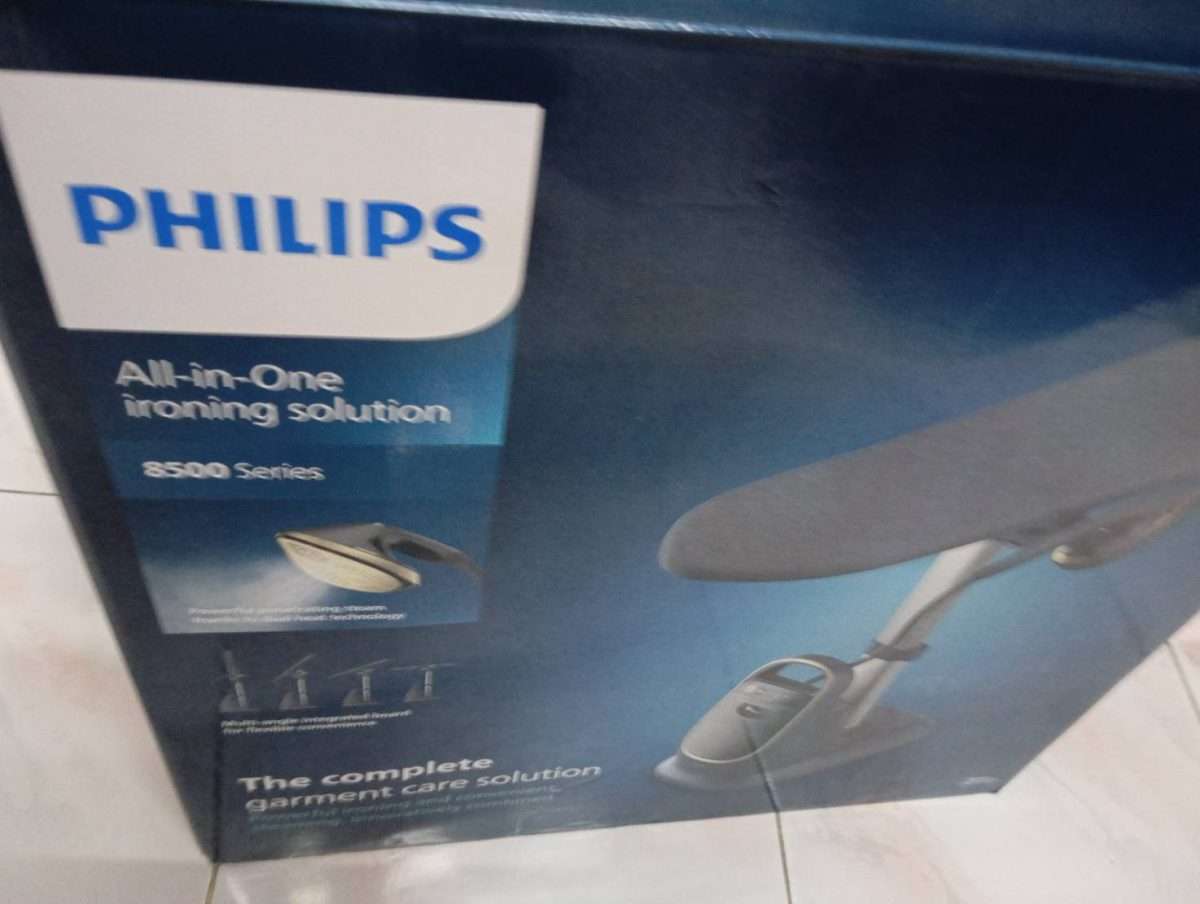 Selling a good condition Philips steam iron ขายเตารีดสภาพดี เตารีดแรงดันไอน้ำ ฟิลลิปส์ — photo 2
